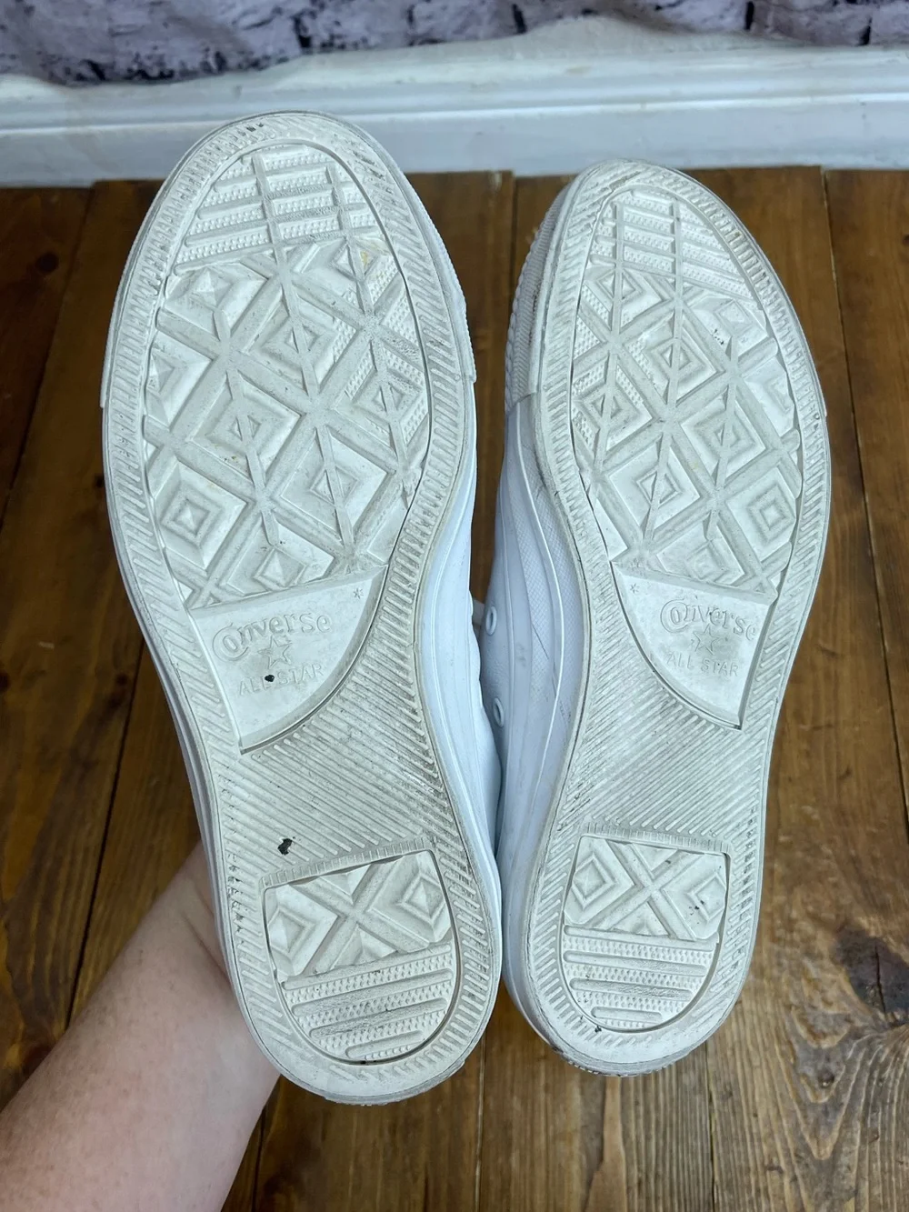 Converse white leather low top sneakers Mens size 6, Womens size 8 - Picture 6 of 8